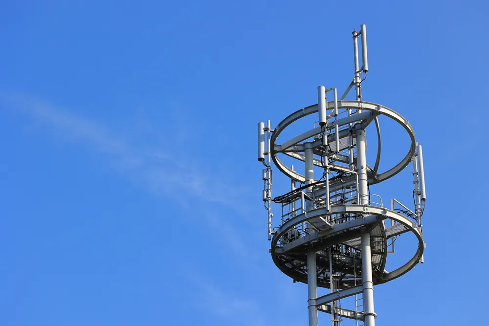 携帯電話の基地局アンテナ